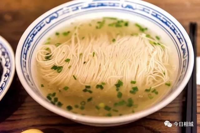 独家调味吊汤，相城一碗白焖肉面杀入